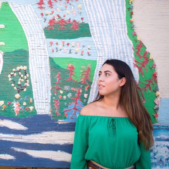 Meet your Posher, Alexandra - Picture 1 of 1